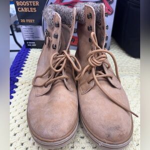 Cliffs by white mountain Tan Lace-Up Boots size 10M